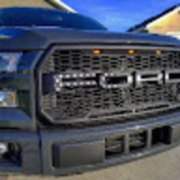 Meet your Posher, Travis - Picture 1 of 1